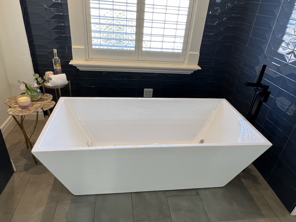 High Quality Acrylic Bathtub